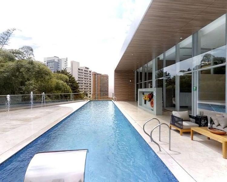 Swimming pool tour ESTELAR La Torre Hotel Suites - Medellin